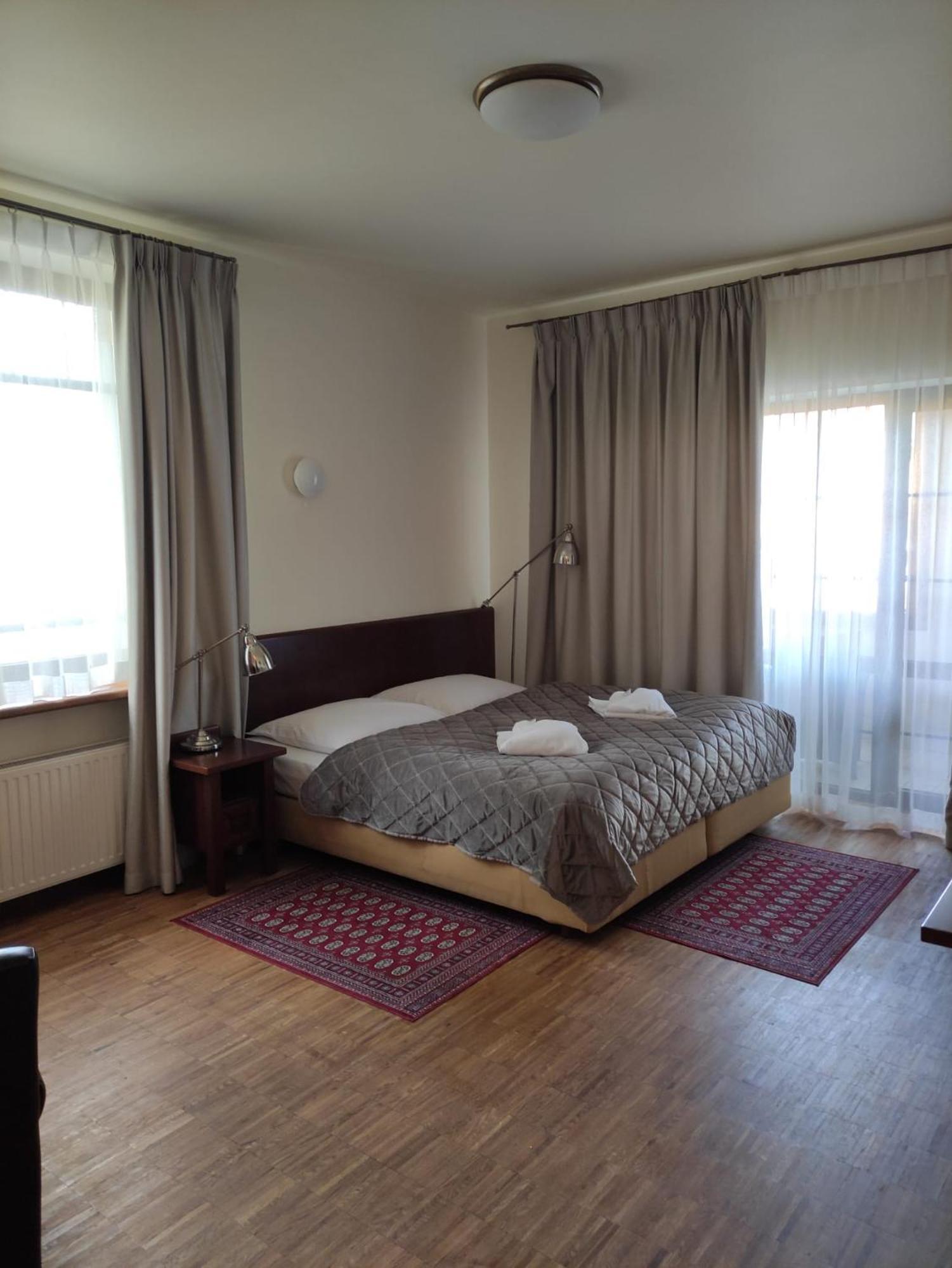 Jasny Dwor Hotel Поляница-Здрой Екстериор снимка