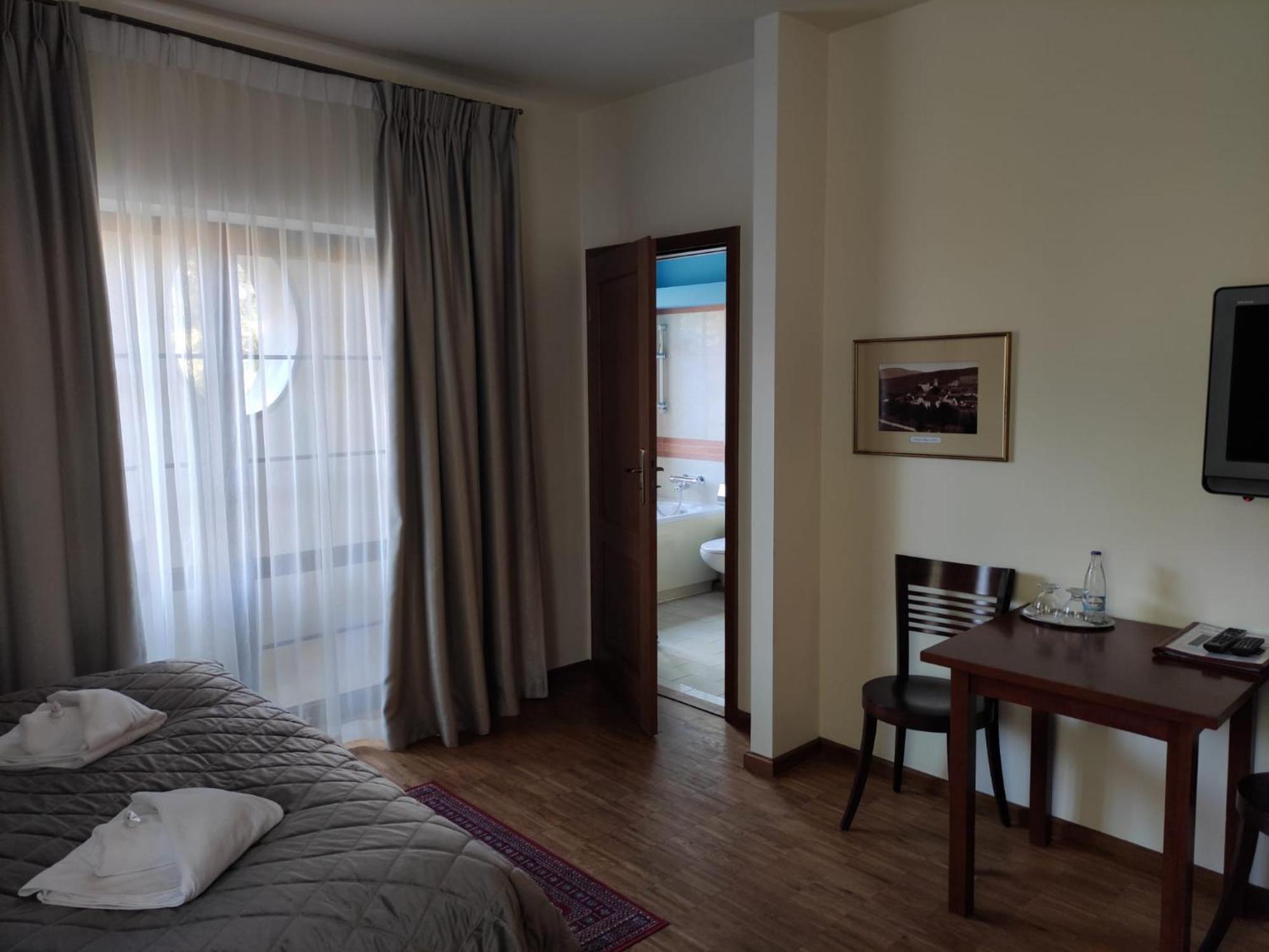 Jasny Dwor Hotel Поляница-Здрой Екстериор снимка