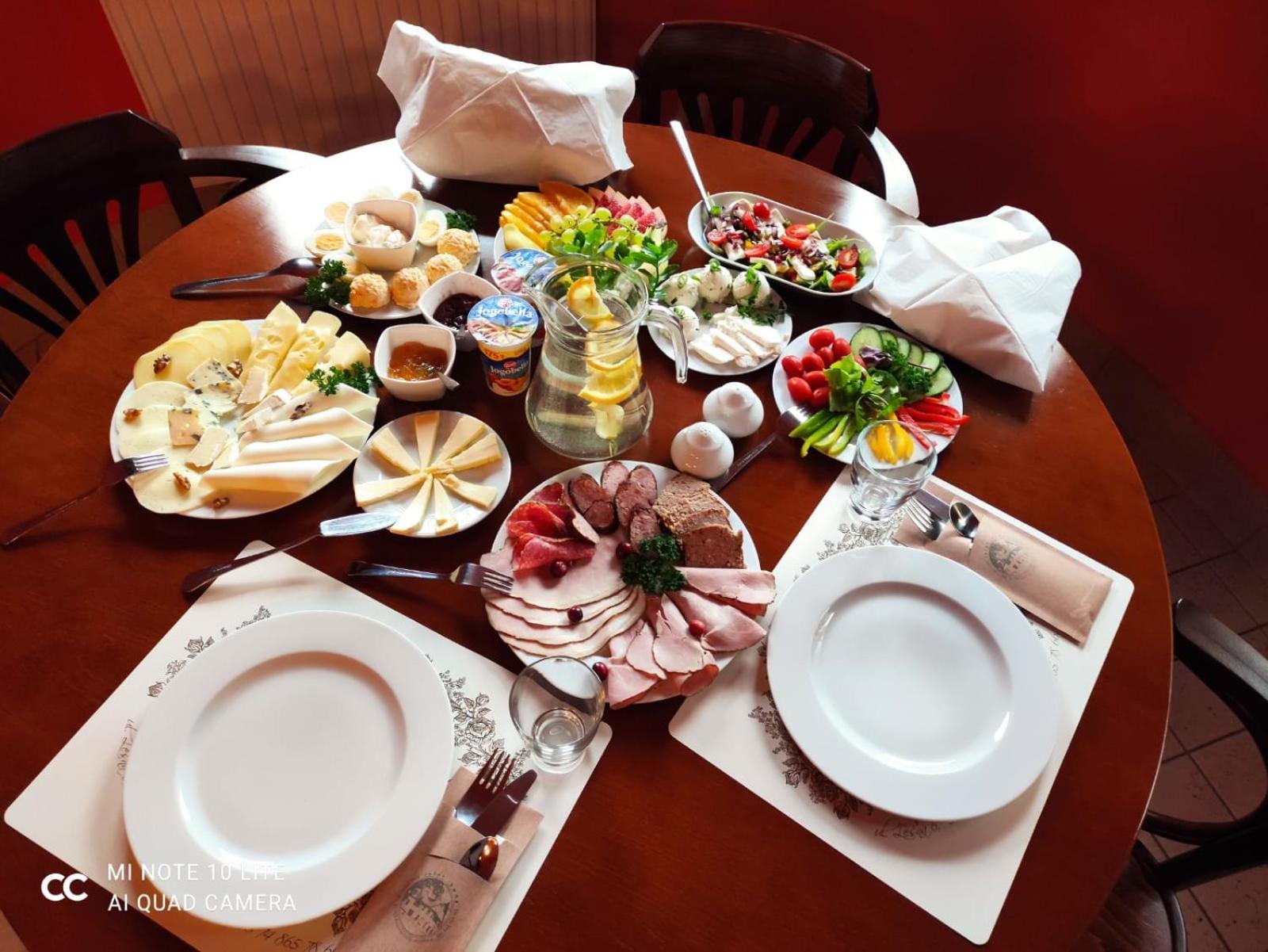 Jasny Dwor Hotel Поляница-Здрой Екстериор снимка