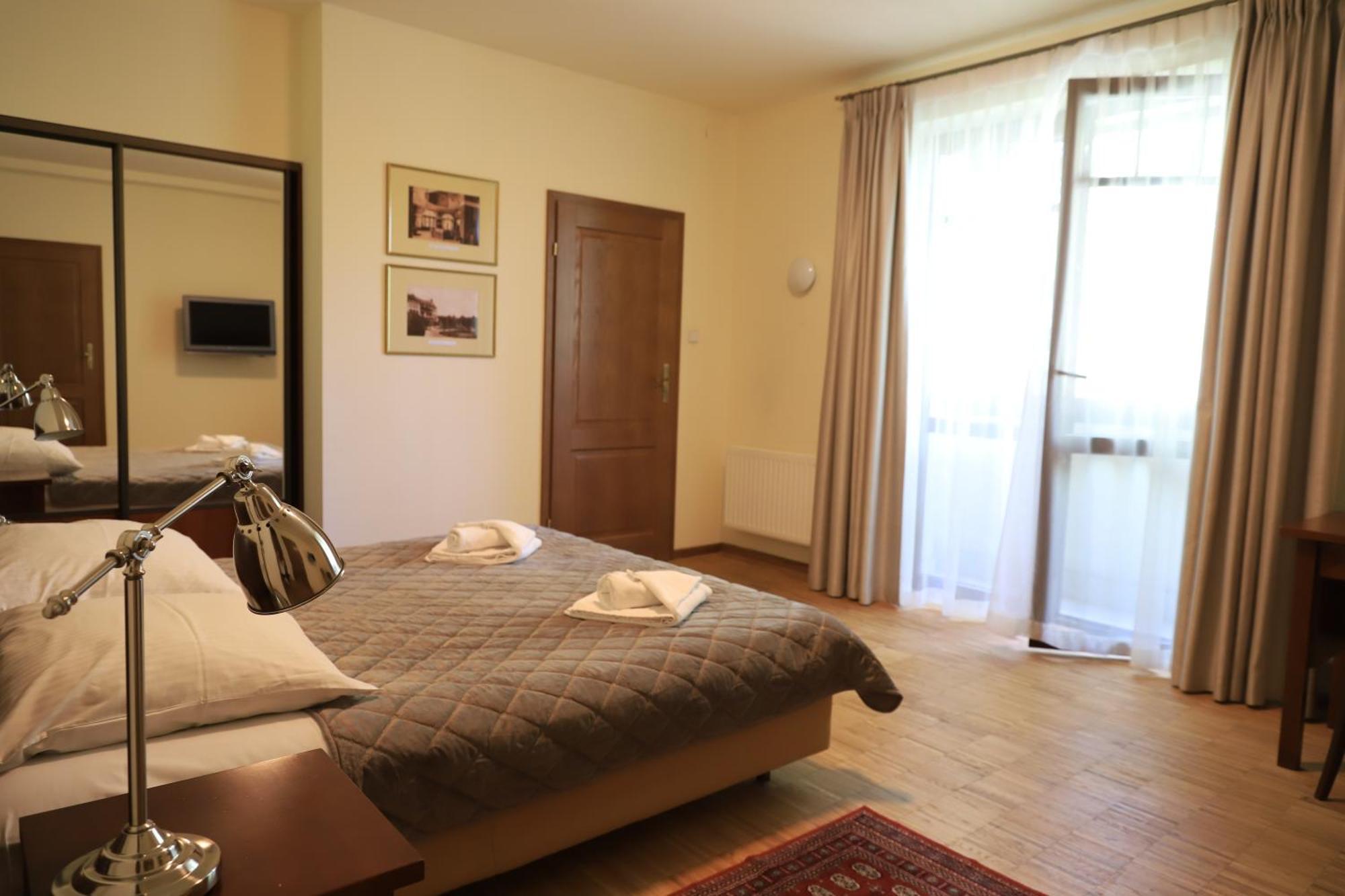Jasny Dwor Hotel Поляница-Здрой Екстериор снимка